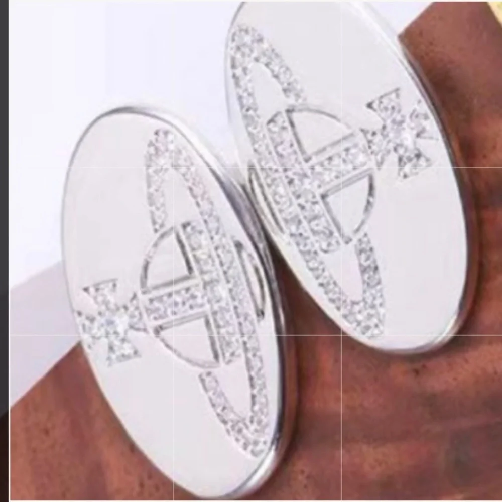 Sold out silver  tone vintage signature logo stud earrings - Picture 2 of 8